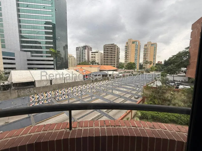 Apartamento (1 Nivel) en Alquiler en Campo Alegre, Distrito Metropolitano - 18