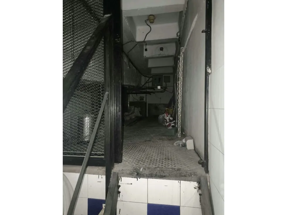C. C. Concresa ALQUILO local 55m2 + 20m2 Mezz (mogo) - 10