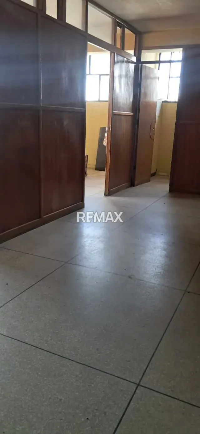 Se alquila oficina de 50 metros cuadrado zona centro de Maracay - 2