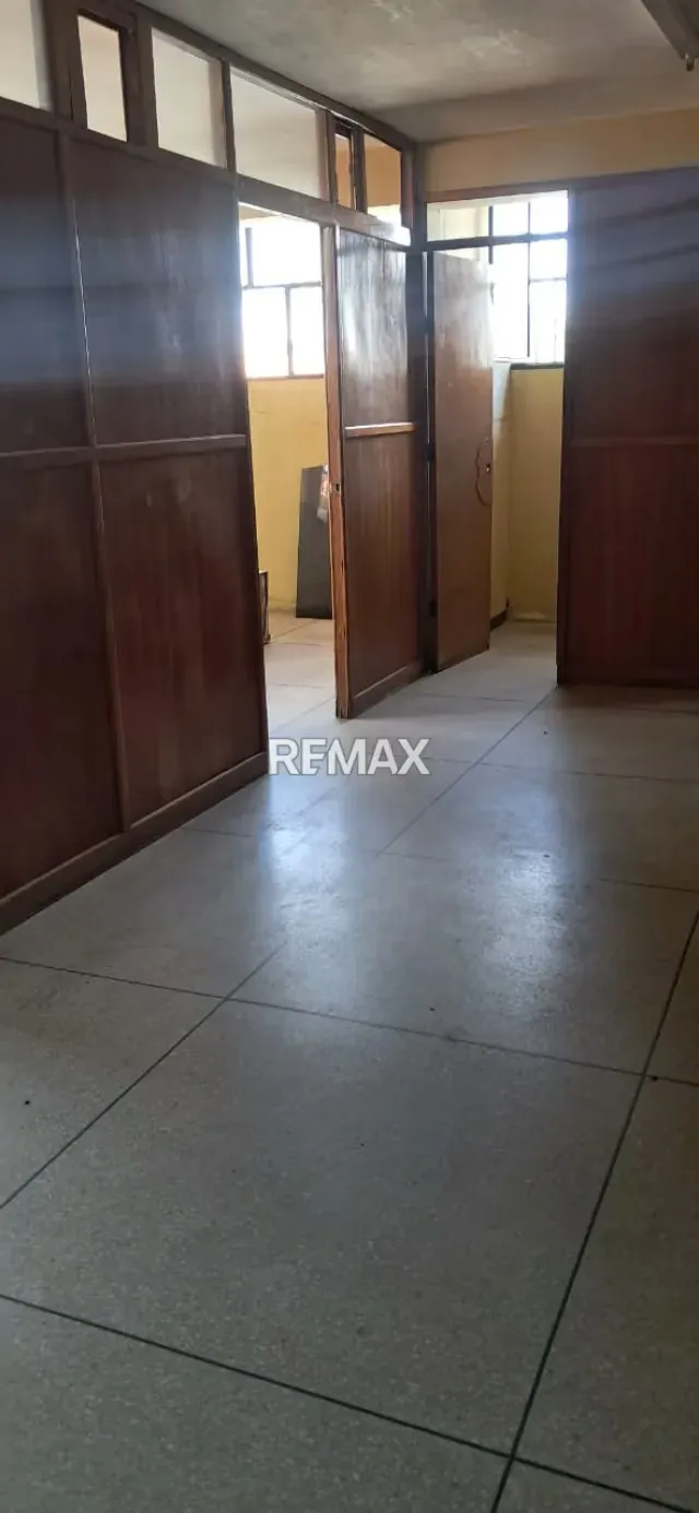 Se alquila oficina de 50 metros cuadrado zona centro de Maracay - 3