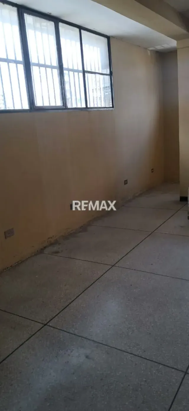 Se alquila oficina de 50 metros cuadrado zona centro de Maracay - 7