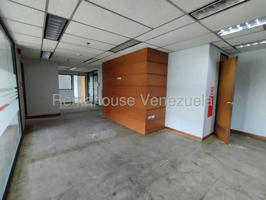 Oficina en Alquiler en Plaza Venezuela, Distrito Metropolitano - 11