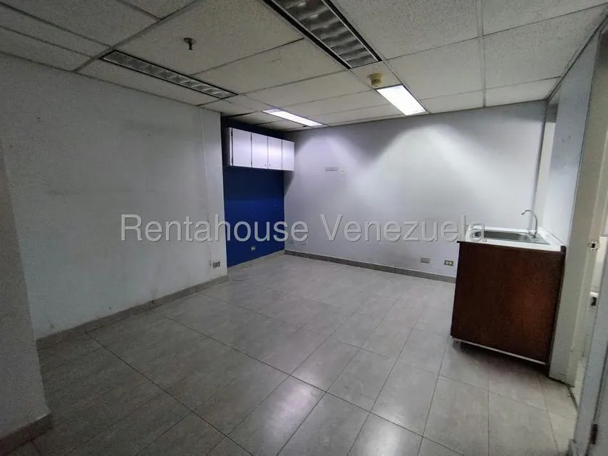 Oficina en Alquiler en Plaza Venezuela, Distrito Metropolitano - 19