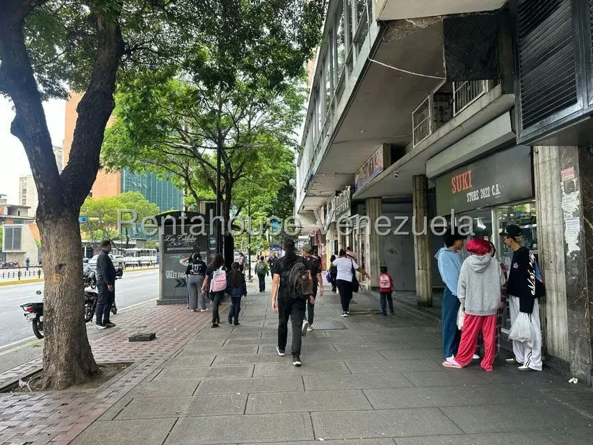 Local Comercial en Alquiler en Chacao, Distrito Metropolitano - 2