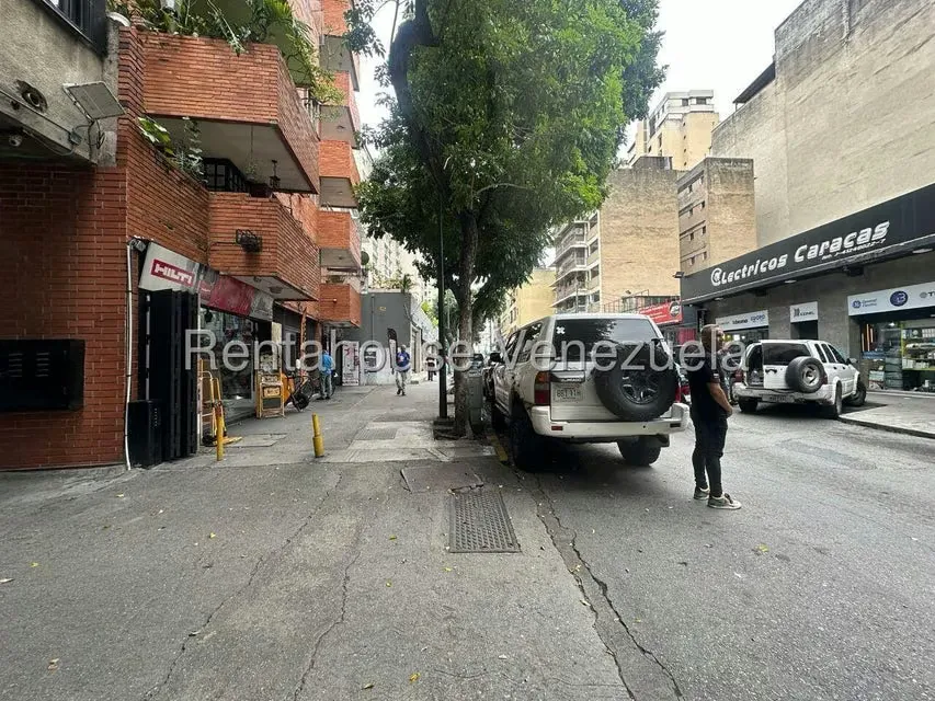 Local Comercial en Alquiler en Chacao, Distrito Metropolitano - 24