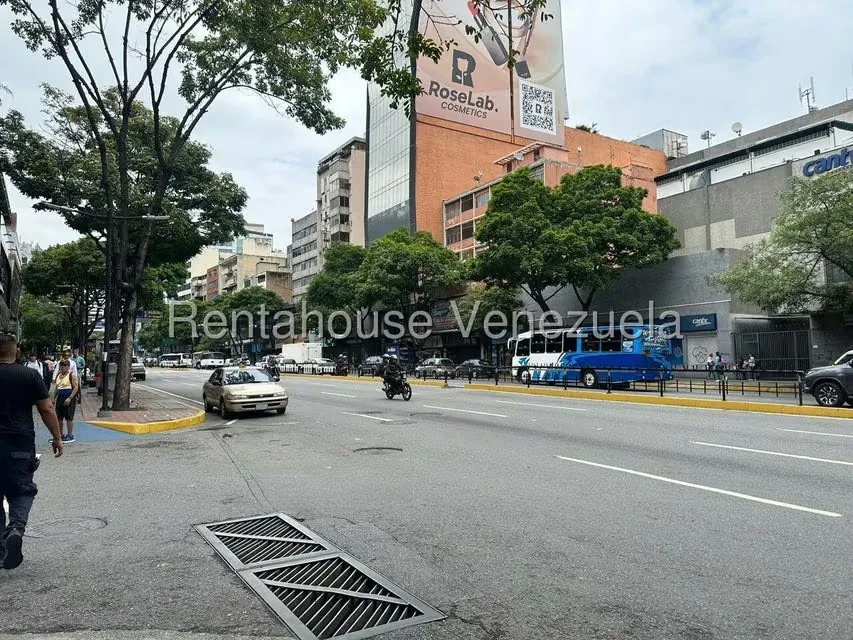 Local Comercial en Alquiler en Chacao, Distrito Metropolitano - 3