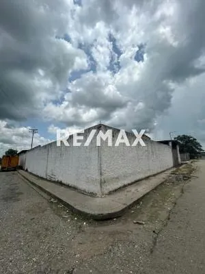 ¡EN VENTA ATRACTIVO GALPÓN ! - 2