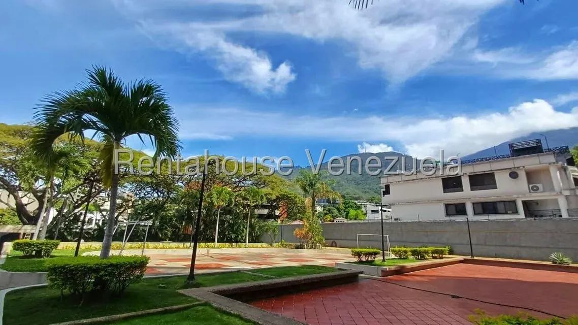 Apartamento (1 Nivel) en Venta en La Florida, Distrito Metropolitano - 3