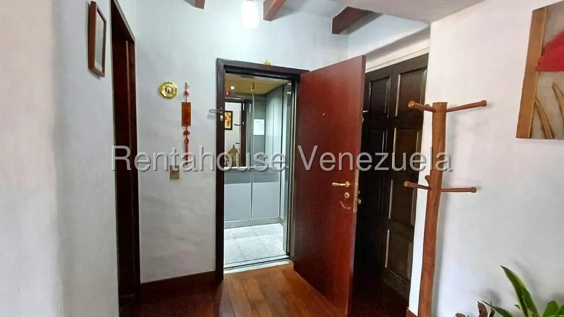 Apartamento (1 Nivel) en Venta en La Florida, Distrito Metropolitano - 5