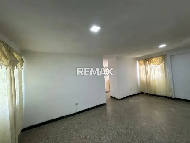 Apartamento en Venta 3er Piso, Urb Jorge Hernandez, Banco Obrero, Municipio Carirubana, Estado Falcon - 12