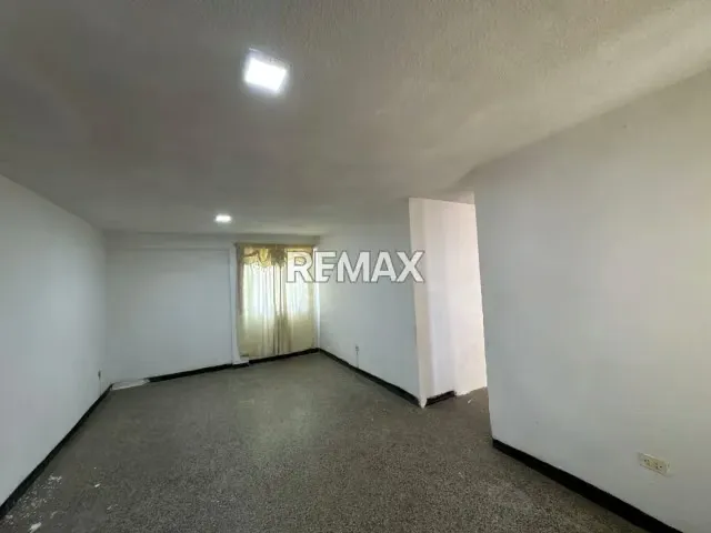 Apartamento en Venta 3er Piso, Urb Jorge Hernandez, Banco Obrero, Municipio Carirubana, Estado Falcon - 2
