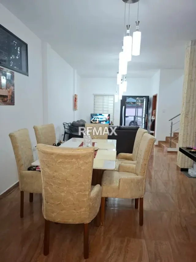 CASA DE LUJO EN VENTA EN URB BRISAS DE PARAMILLO - 3