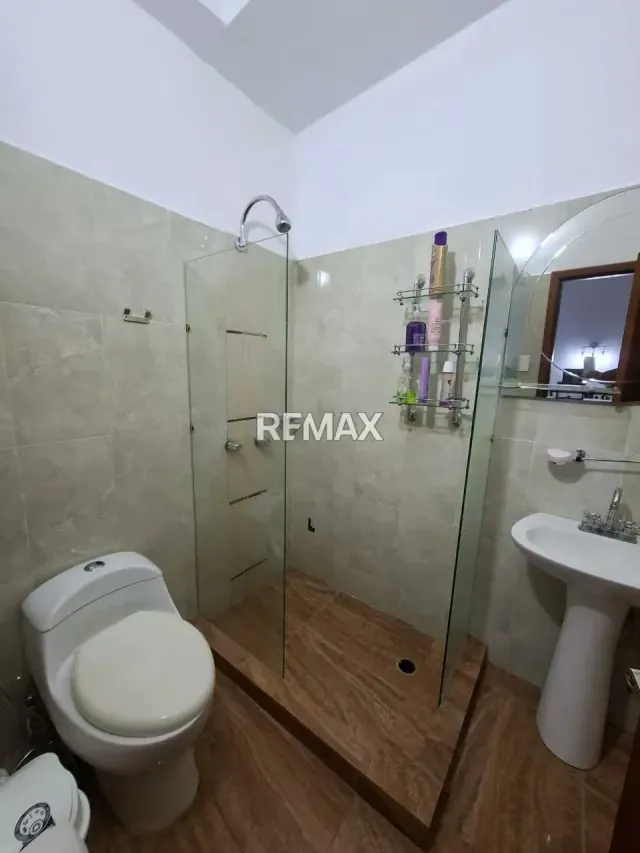 CASA DE LUJO EN VENTA EN URB BRISAS DE PARAMILLO - 8