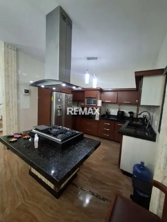 CASA DE LUJO EN VENTA EN URB BRISAS DE PARAMILLO - 9