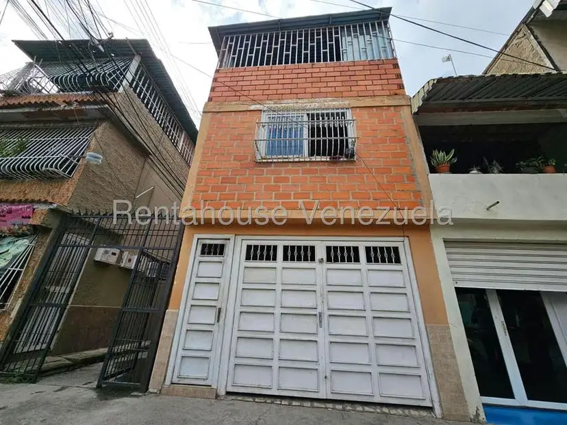 Casa (Multipes Niveles) en Venta en Caña de Azucar, Aragua
