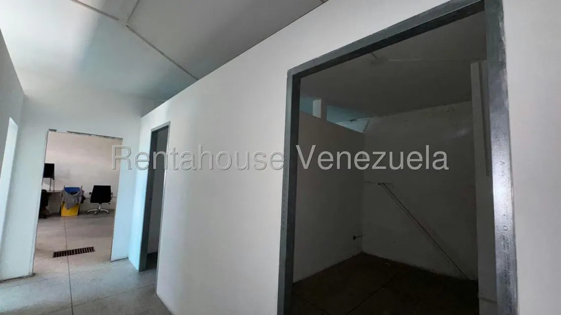 Oficina en Alquiler en La Coromoto, Aragua - 11