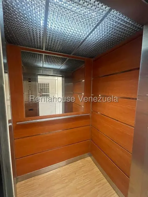 Apartamento (1 Nivel) en Venta en Miravila, Distrito Metropolitano - 3