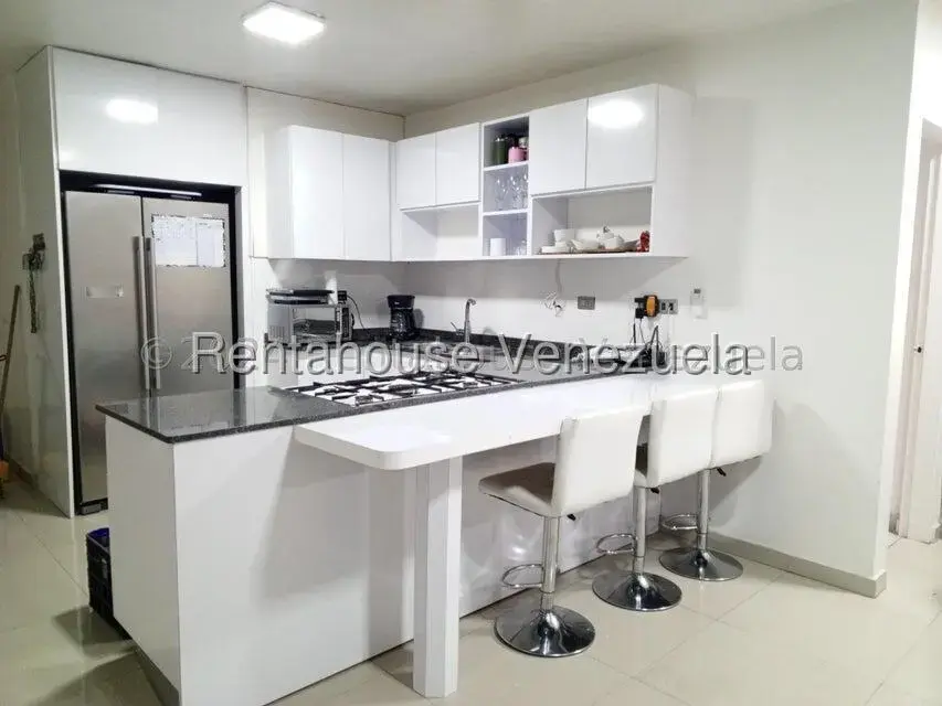 Apartamento (1 Nivel) en Venta en Colinas de Bello Monte, Distrito Metropolitano - 8