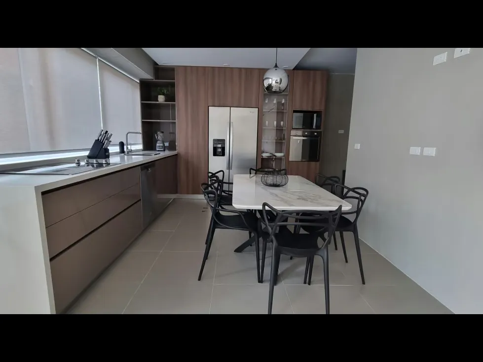 Alquilo apartamento 143m2 La Castellana 8882