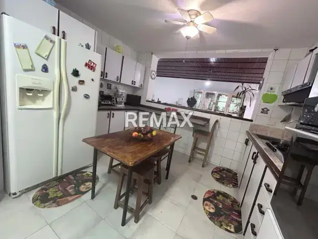 SE ALQUILA CASA EN LA URBANIZACION EL PLACER BARUTA