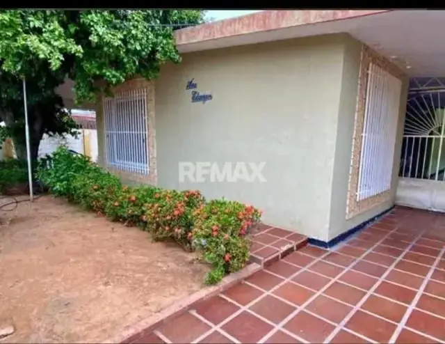 CASA EN VENTA, SECTOR LAS LOMAS (Oeste