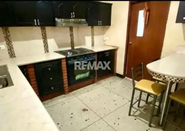 CASA EN VENTA, SECTOR LAS LOMAS (Oeste - 9