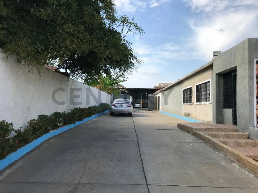En venta Centro empresarial y galpón Urb Gallo Verde, Sector Sábaneta - 2