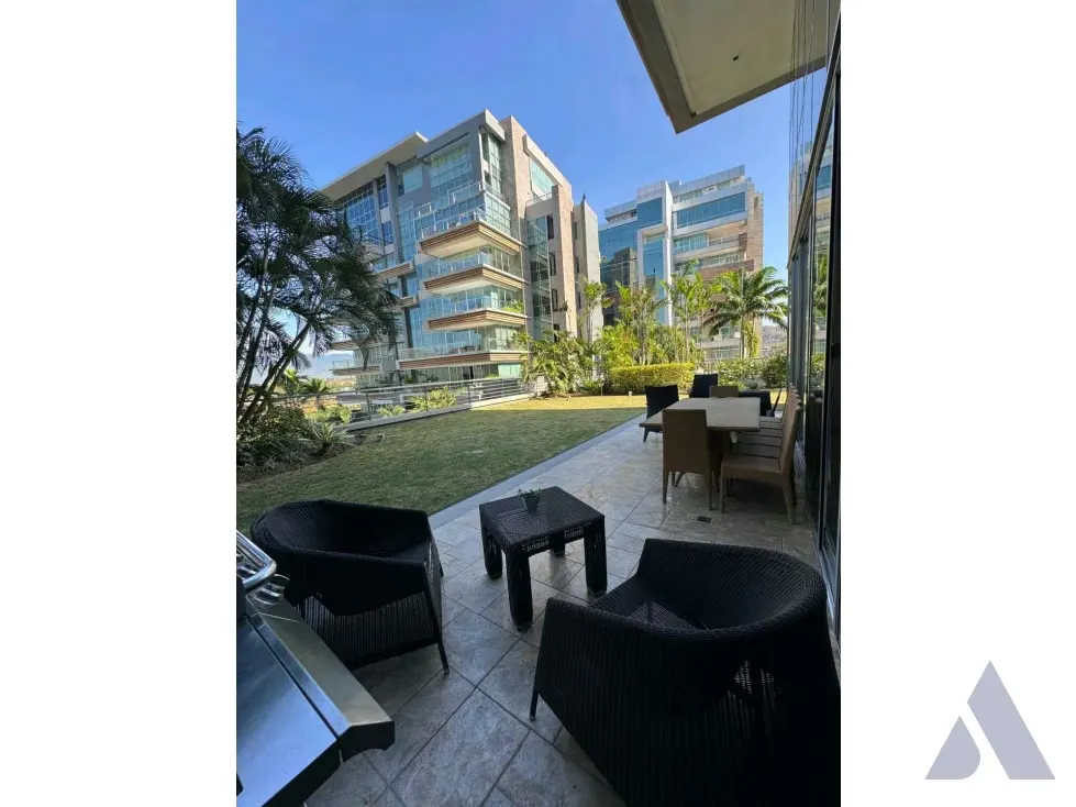 En Venta Planta Baja 485+190m2 Terrazas del Country Club Guataparo
