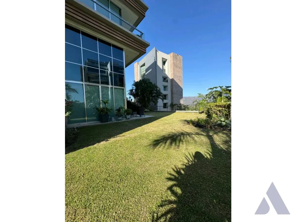 En Venta Planta Baja 485+190m2 Terrazas del Country Club Guataparo - 2