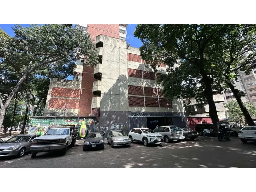 Alquilo local comercial 66m2 C. C. Plaza Páez El Paraiso 7610