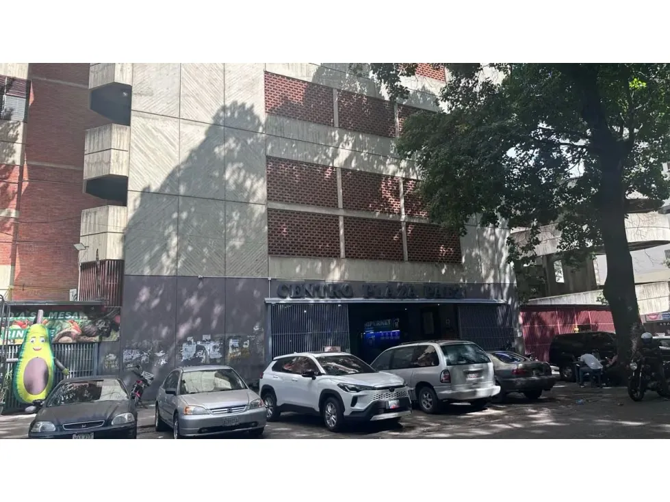 Alquilo local comercial 66m2 C. C. Plaza Páez El Paraiso 7610 - 2