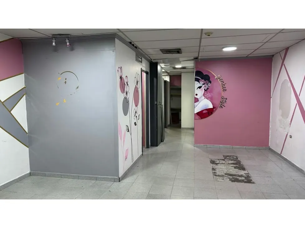 Alquilo local comercial 66m2 C. C. Plaza Páez El Paraiso 7610 - 14