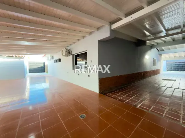 EN VENTA EXCLUSIVA CASA MODERNA Y MINIMALISTA CON PISCINA EN LA URBANIZACIÓN PLAYA EL ÁNGEL - 18