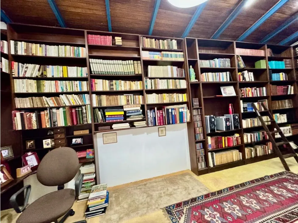 Se vende casa 650m2 4h+s+anexo/8p Cerro Verde - 11