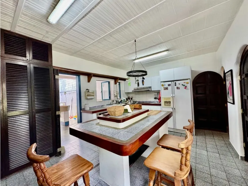Se vende casa 650m2 4h+s+anexo/8p Cerro Verde - 13