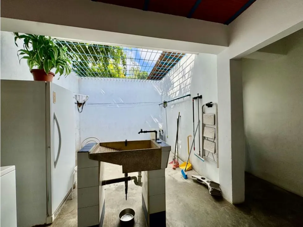Se vende casa 650m2 4h+s+anexo/8p Cerro Verde - 15