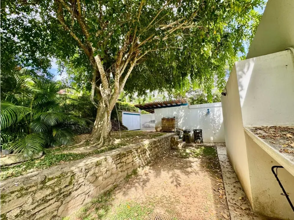 Se vende casa 650m2 4h+s+anexo/8p Cerro Verde - 28