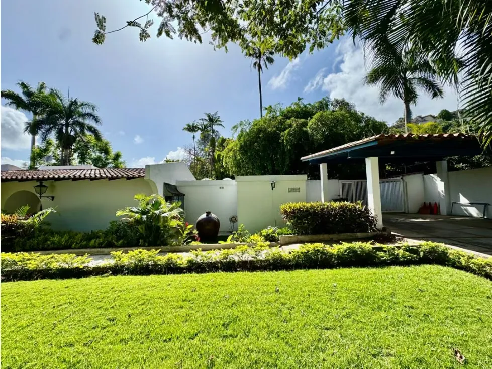 Se vende casa 650m2 4h+s+anexo/8p Cerro Verde - 4