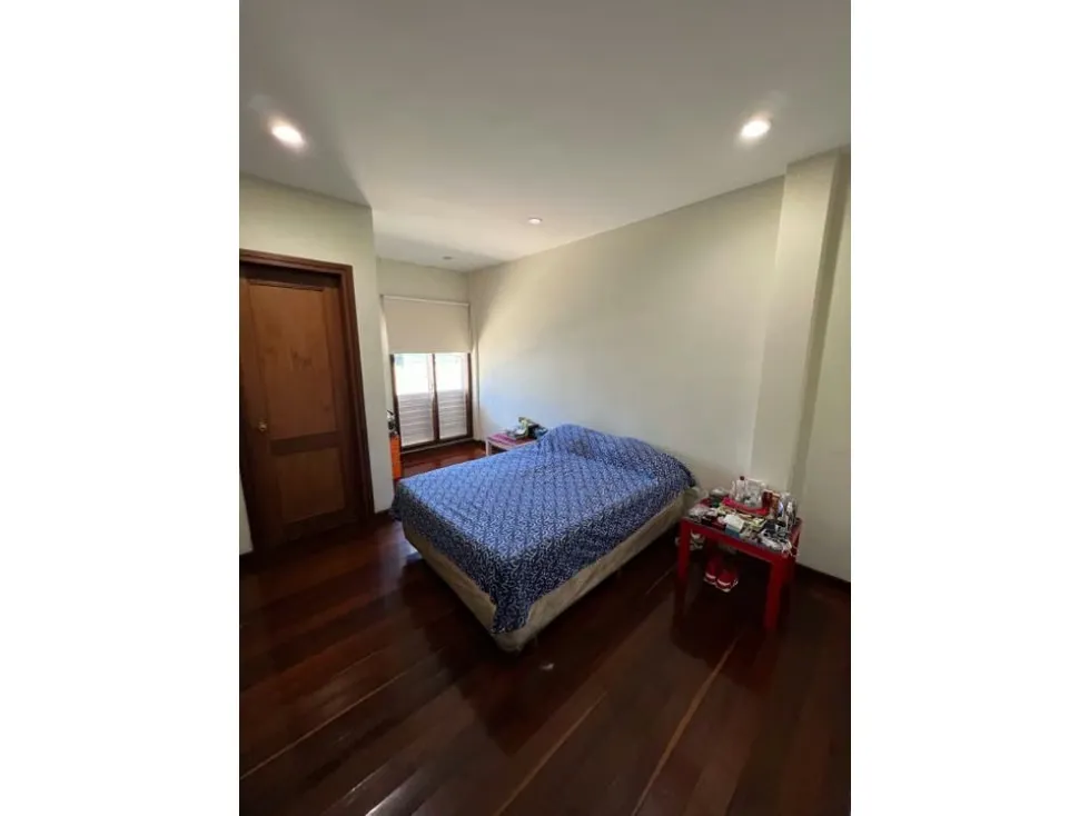 Se vende apartamento 324m2 Santa Eduvigis 6248 - 8
