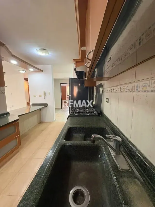 Alquiler Apartamento Sin Amoblar Portales de Mañongo IV- 3h - Pozo 8º piso, - 4