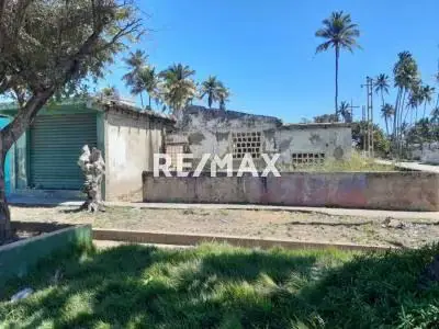 EN VENTA LOCAL Y CON BIENHECHURÍA, SOBRE UN TERRENO DE 276,67 M2 UBICADO EN BOCA DE AROA, FALCÓN.