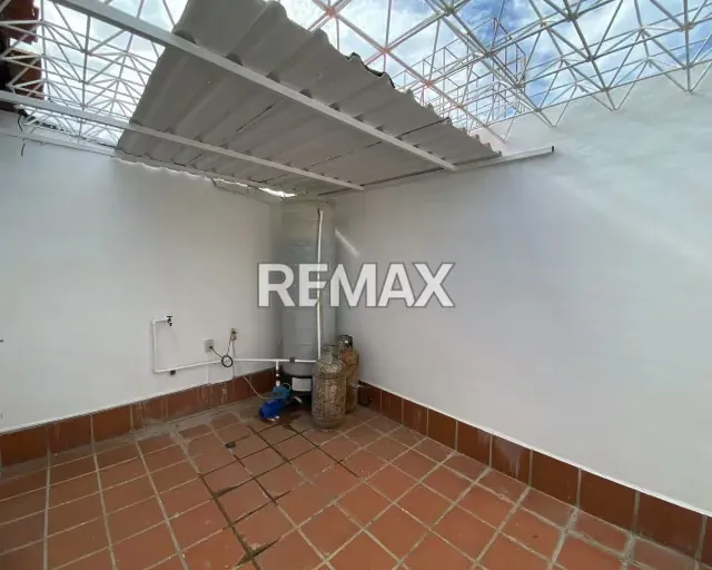 ¿BUSCAS HOGAR EN MARGARITA? SE VENDE CASA EN VALLE HERMOSO: 146M² DE CONSTRUCCIÓN, PISCINA Y VIGILANCIA. ZONA RESIDENCIAL CONSOLIDADA CON CERCANÍA AL MAR Y SERVICIOS. ¡TU INVERSIÓN SEGURA HOY! - 13