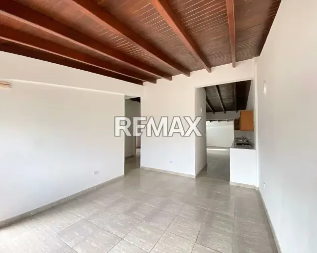 ¿BUSCAS HOGAR EN MARGARITA? SE VENDE CASA EN VALLE HERMOSO: 146M² DE CONSTRUCCIÓN, PISCINA Y VIGILANCIA. ZONA RESIDENCIAL CONSOLIDADA CON CERCANÍA AL MAR Y SERVICIOS. ¡TU INVERSIÓN SEGURA HOY! - 5