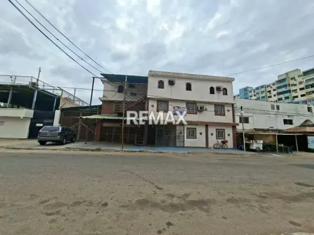 LOCALES EN VENTA EN EL SECTOR NUEVA VIA, DELICIAS - 2