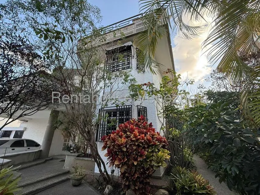 Casa (Multipes Niveles) en Venta en Los Samanes, Distrito Metropolitano - 2