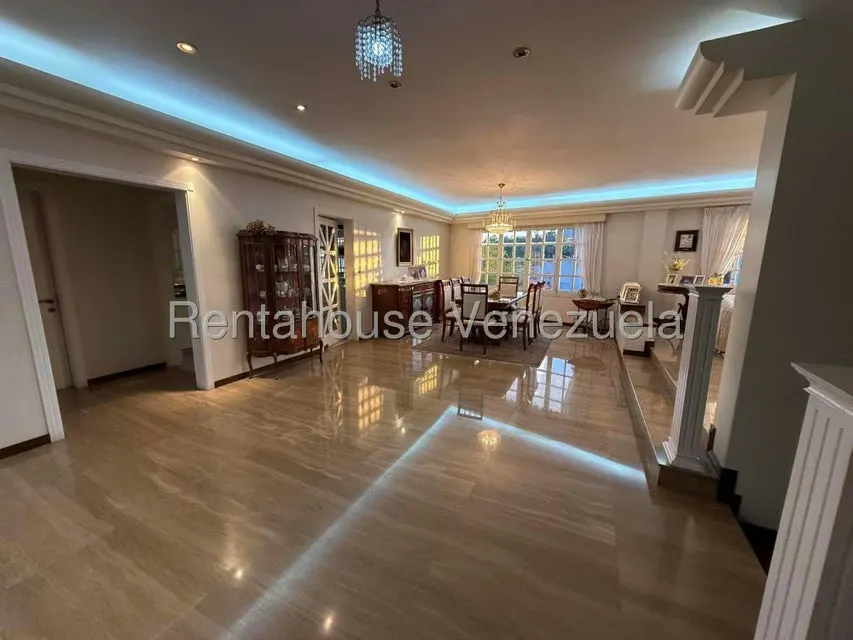 Casa (Multipes Niveles) en Venta en Los Samanes, Distrito Metropolitano - 20