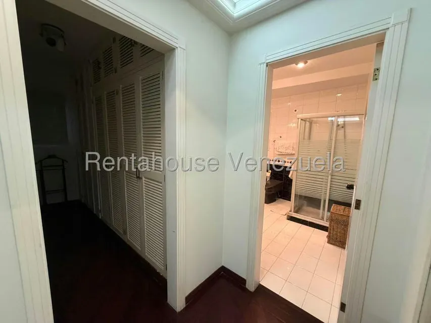 Casa (Multipes Niveles) en Venta en Los Samanes, Distrito Metropolitano - 31