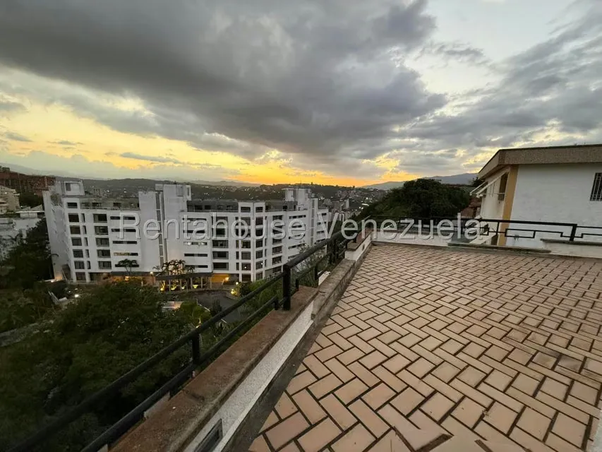 Casa (Multipes Niveles) en Venta en Los Samanes, Distrito Metropolitano - 39