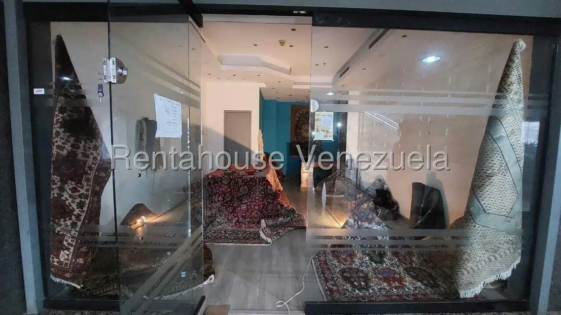 Local Comercial en Venta en Lomas de La Lagunita, Distrito Metropolitano - 2