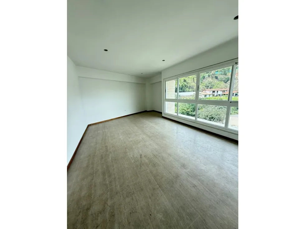 PENT HOUSE EN VENTA 374 M2 - URB LOMAS DE LAS MERCEDES - 3